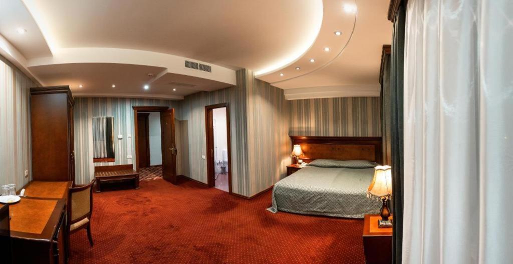 Spa Hotel Grace Forum Jerevan Exteriör bild